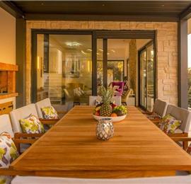 4 bedroom villa with pool and sea views near Dubrovnik sleeps 8